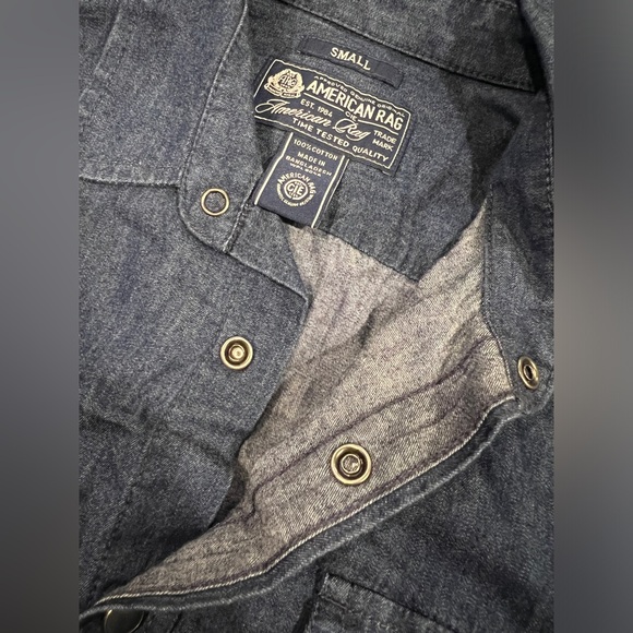 👔 3 SMALL BUTTON UP SHIRT BUNDLE - Picture 4 of 11